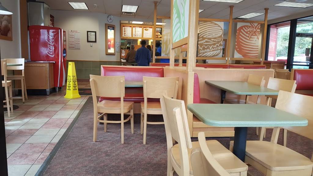 Wendys | restaurant | 6817 GA-85, Riverdale, GA 30274, USA | 7709977203 OR +1 770-997-7203