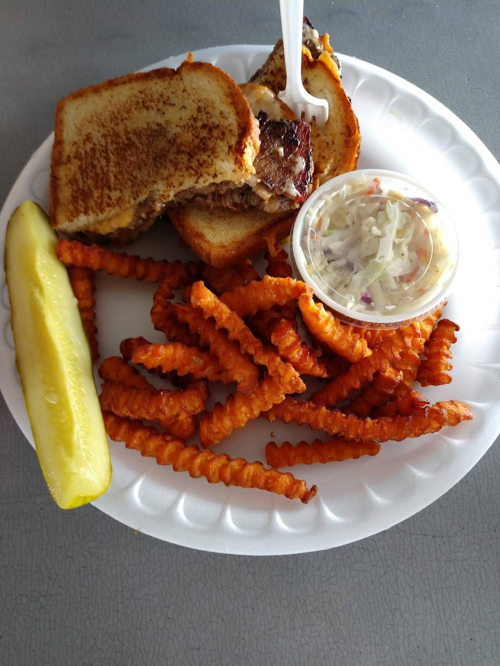 The Dog House And More | restaurant | 106 N U.S. Hwy 41, Ruskin, FL 33570, USA | 8134194325 OR +1 813-419-4325