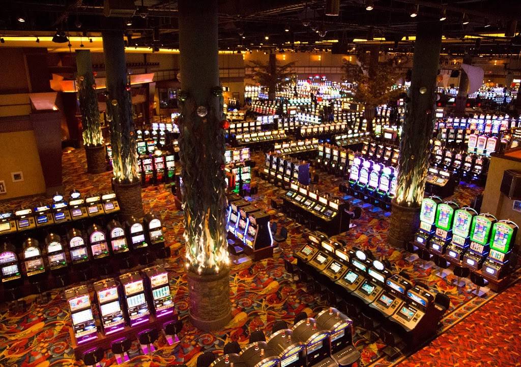 Twin River Casino Hotel | restaurant | 100 Twin River Rd, Lincoln, RI 02865, USA | 4017233200 OR +1 401-723-3200