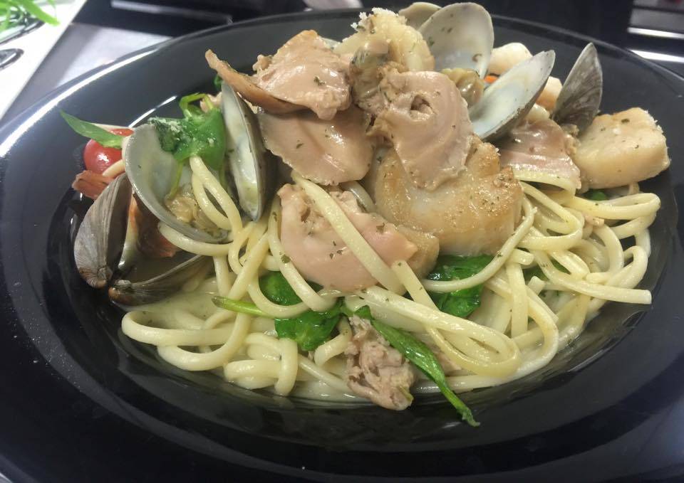 Tozzis Restaurant of Magnolia | restaurant | 144 N Main St, Magnolia, OH 44643, USA | 3309154993 OR +1 330-915-4993