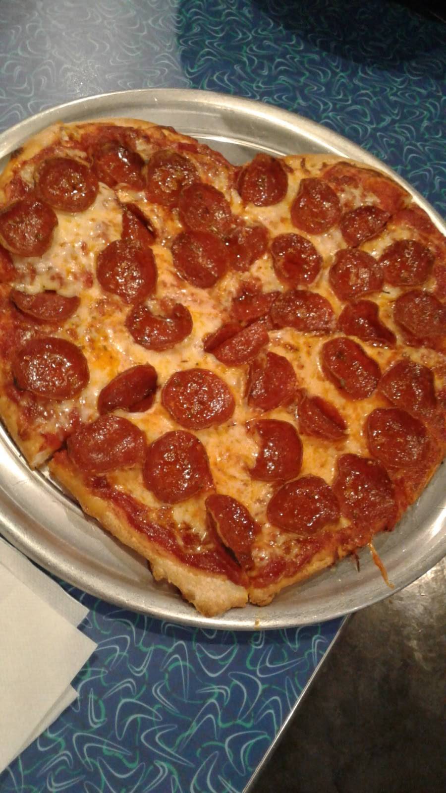 Flyers Pizza Galloway | meal delivery | 5634 Hall Rd, Galloway, OH 43119, USA | 6148707777 OR +1 614-870-7777