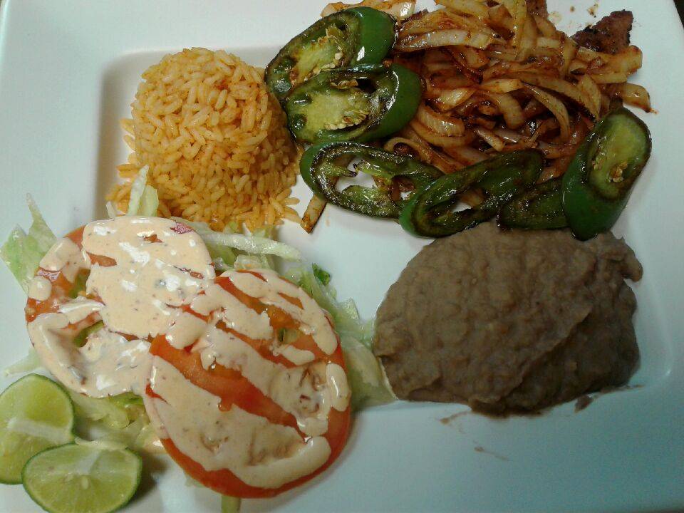 Tres Chiles Restaurant. | restaurant | 2506 W Mt Houston Rd, Houston, TX 77038, USA | 3465705961 OR +1 346-570-5961