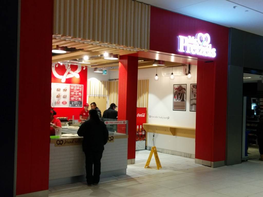 Mr Pretzels | restaurant | 100 Bayshore Dr, Nepean, ON K2B 8C1, Canada | 6138299899 OR +1 613-829-9899