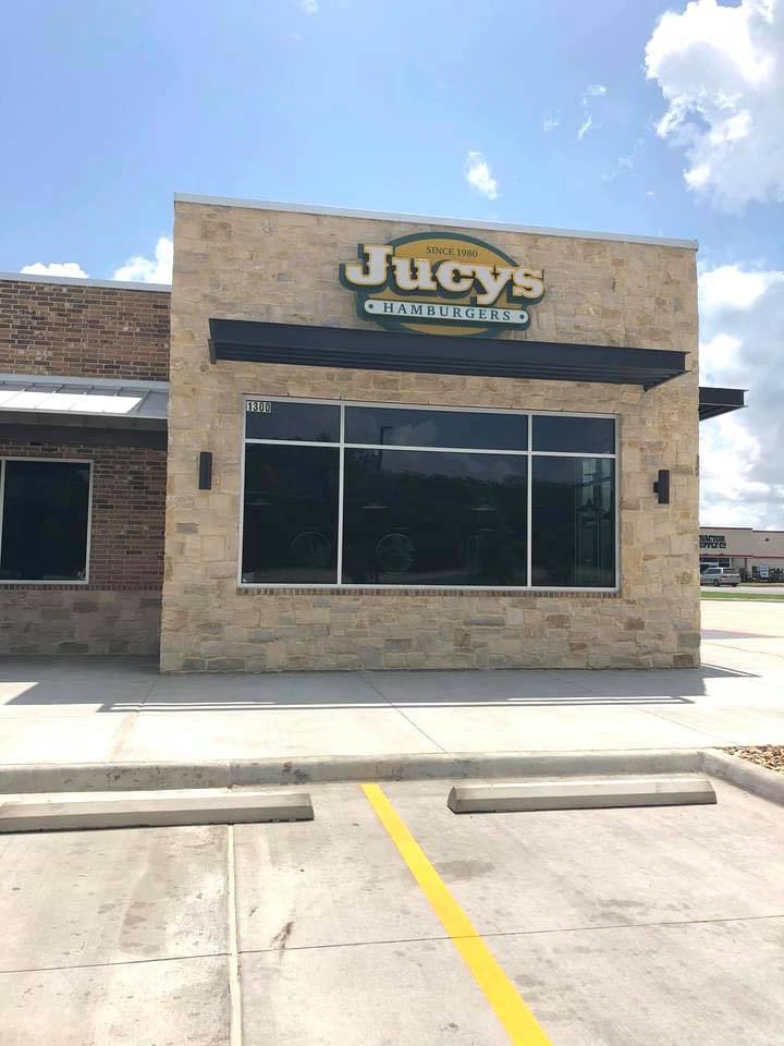 Jucys Hamburgers | restaurant | 1300 S SW Loop 323, Tyler, TX 75701, USA | 9033010222 OR +1 903-301-0222