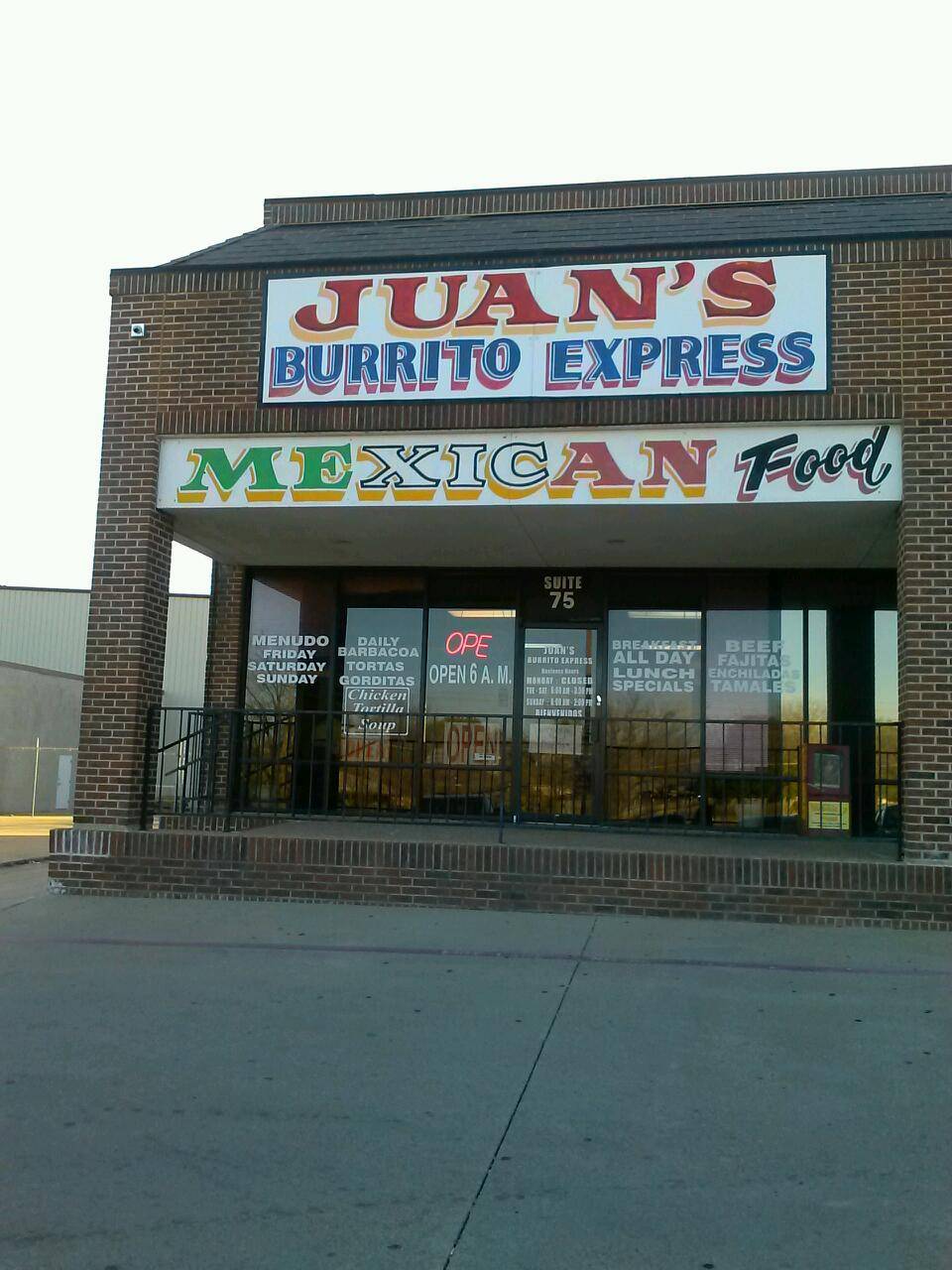Juans Burrito Express | restaurant | 6901 McCart Ave #75, Fort Worth, TX 76133, USA | 8172923048 OR +1 817-292-3048
