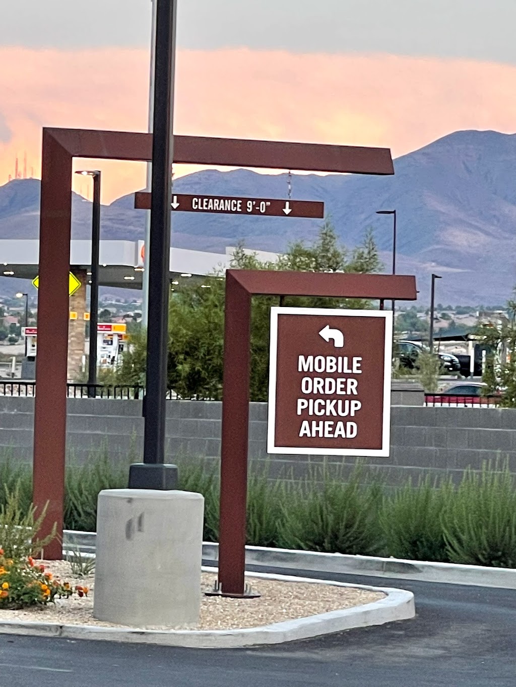 Chipotle Mexican Grill | restaurant | 3588 St Rose Pkwy, Henderson, NV 89052, USA | 7026289820 OR +1 702-628-9820