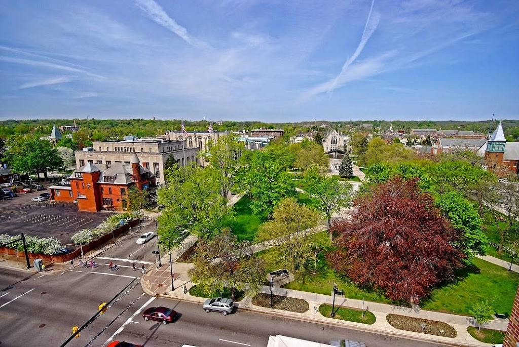 The Park Club Of Kalamazoo | restaurant | 219 W South St, Kalamazoo, MI 49007, USA | 2693810876 OR +1 269-381-0876