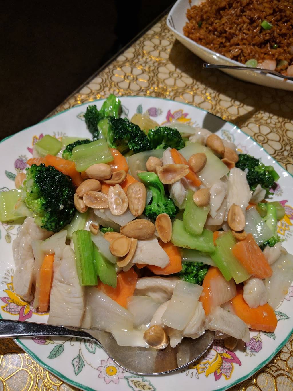 Pearl House Dining Lounge | restaurant | 1160 Beaverwood Rd, Manotick, ON K4M 1E2, Canada | 6136923288 OR +1 613-692-3288