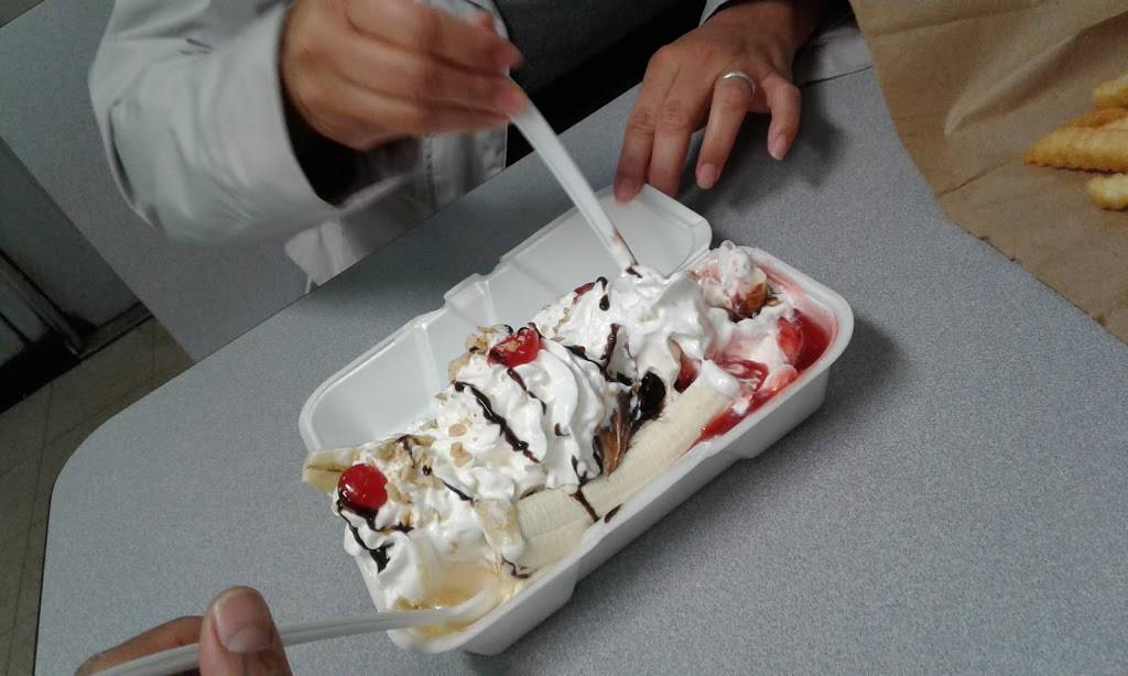 VALLEY BURGER DRIVE-IN | restaurant | 3651, 1038 W Inyo Ave, Tulare, CA 93274, USA | 5596847100 OR +1 559-684-7100