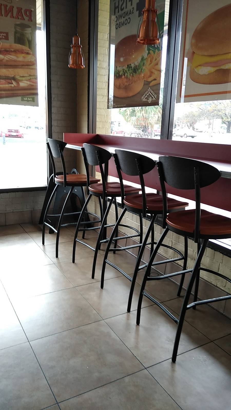 Jack in the Box | restaurant | 118 N General McMullen Dr, San Antonio, TX 78237, USA | 2104326624 OR +1 210-432-6624