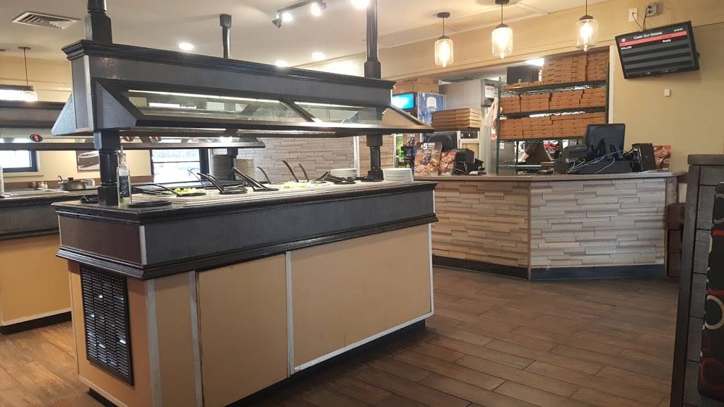 Pizza Hut | restaurant | 524 W 30th St, Connersville, IN 47331, USA | 7658254149 OR +1 765-825-4149