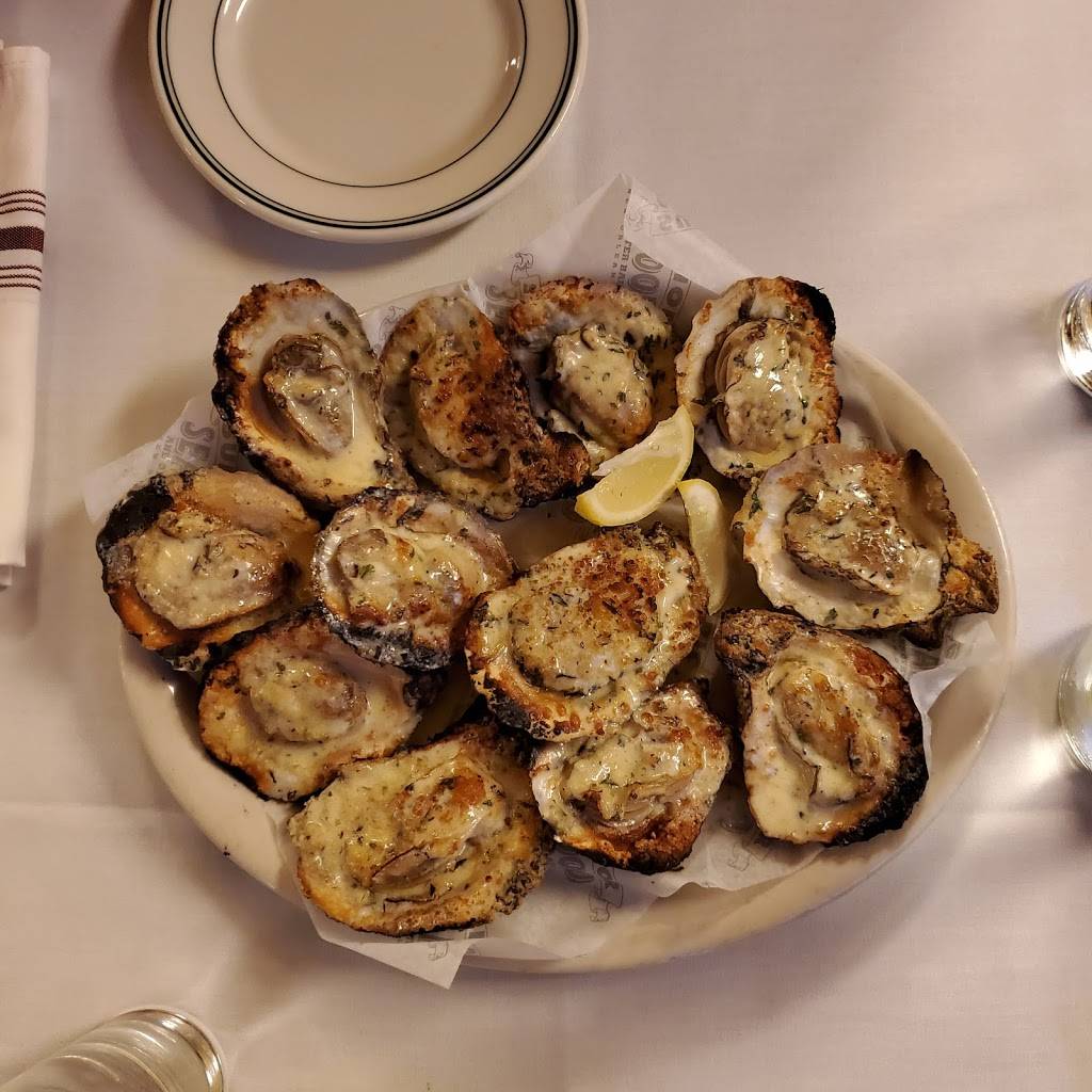 Superior Seafood & Oyster Bar | restaurant | 4338 St Charles Ave, New Orleans, LA 70115, USA | 5042933474 OR +1 504-293-3474