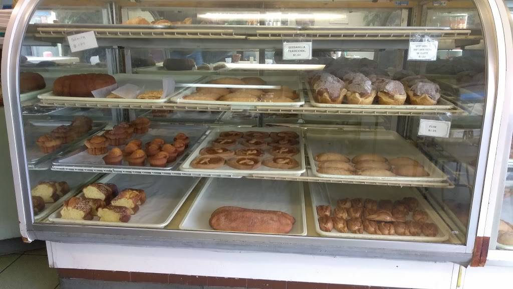 Panaderia y Pupuseria Los Cocos | restaurant | 4804 S Centinela Ave, Los Angeles, CA 90066, USA | 3106361043 OR +1 310-636-1043