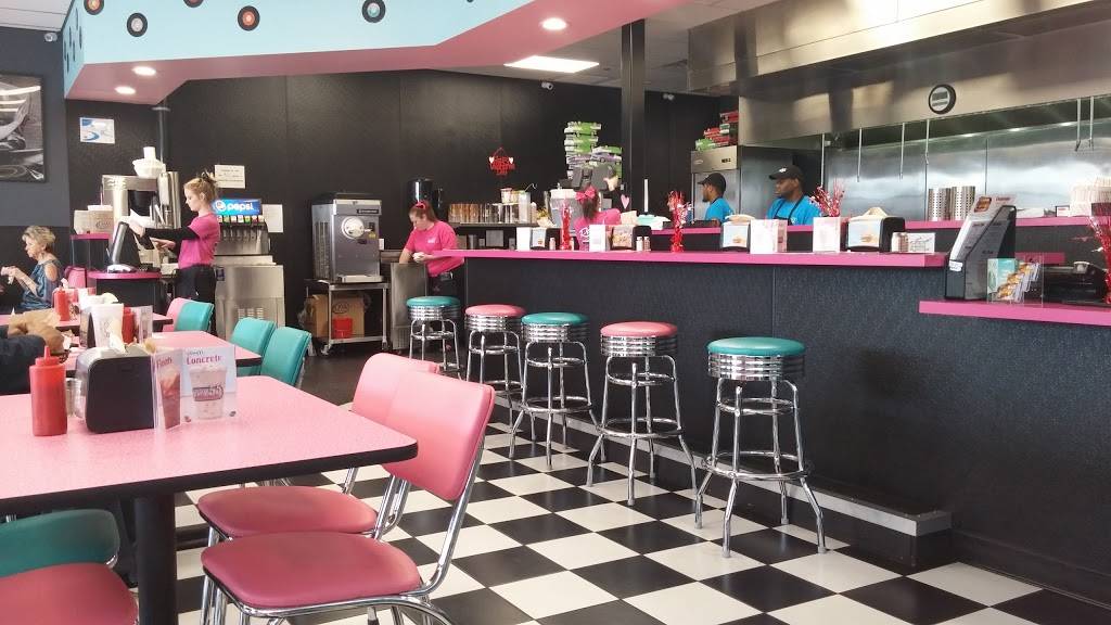 Hwy 55 Burgers Shakes & Fries | restaurant | 104 Woody Jones Blvd, Florence, SC 29501, USA | 8436679860 OR +1 843-667-9860