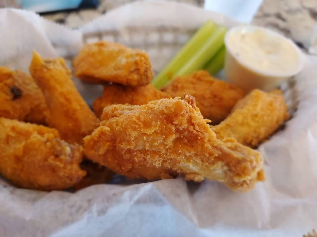 Sea-Craft Waterfront Tiki | restaurant | 3440 Marinatown Ln, North Fort Myers, FL 33903, USA | 2392573111 OR +1 239-257-3111