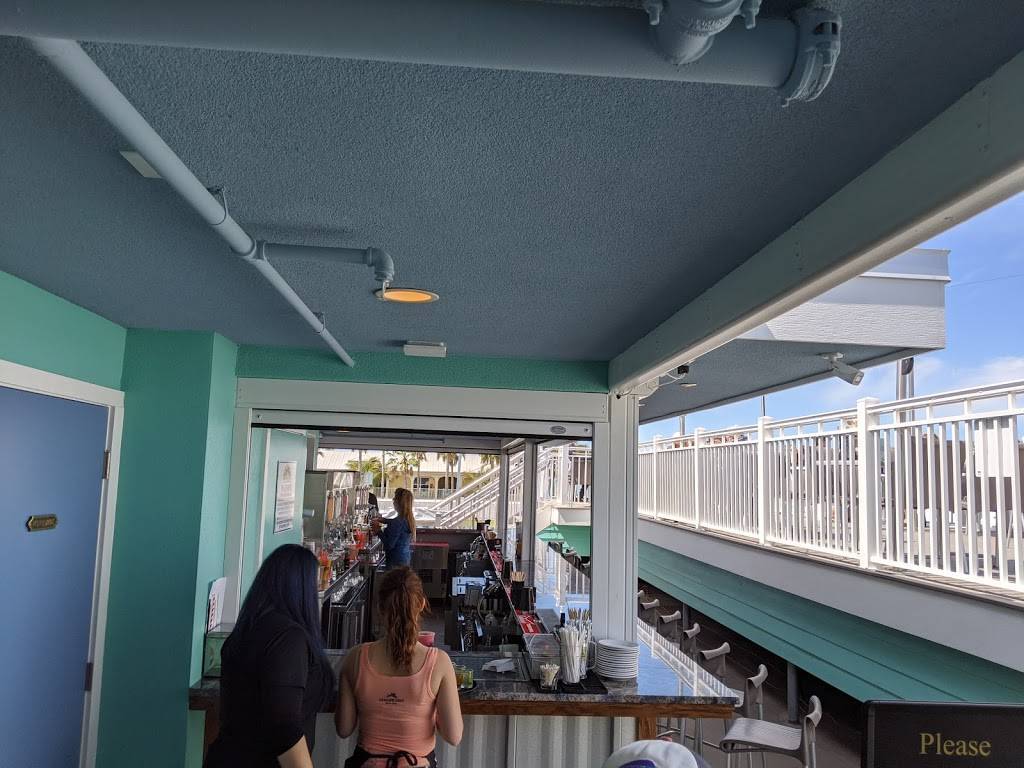 Daiquiri Deck Anna Maria Island | restaurant | 107 Bridge St, Bradenton Beach, FL 34217, USA | 9412533300 OR +1 941-253-3300