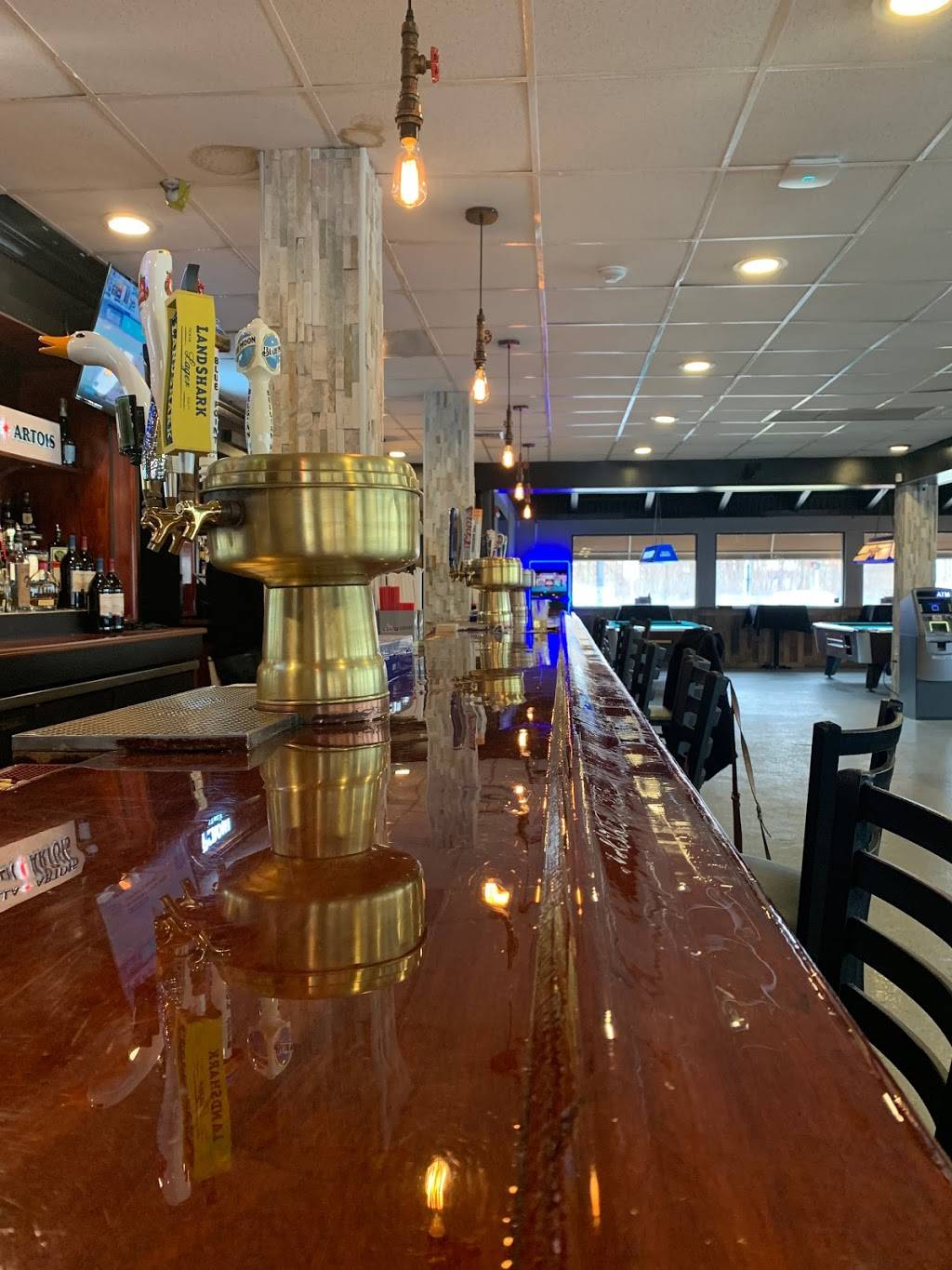 Long Shot Bar and Grill | restaurant | 3720 NY-112, Coram, NY 11727, USA | 6318807666 OR +1 631-880-7666