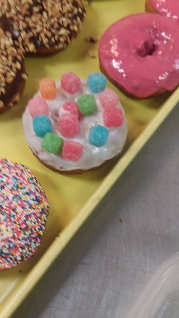 Donuts Deli | restaurant | 2406 N Haskell Ave., Dallas, TX 75204, USA | 2146363168 OR +1 214-636-3168