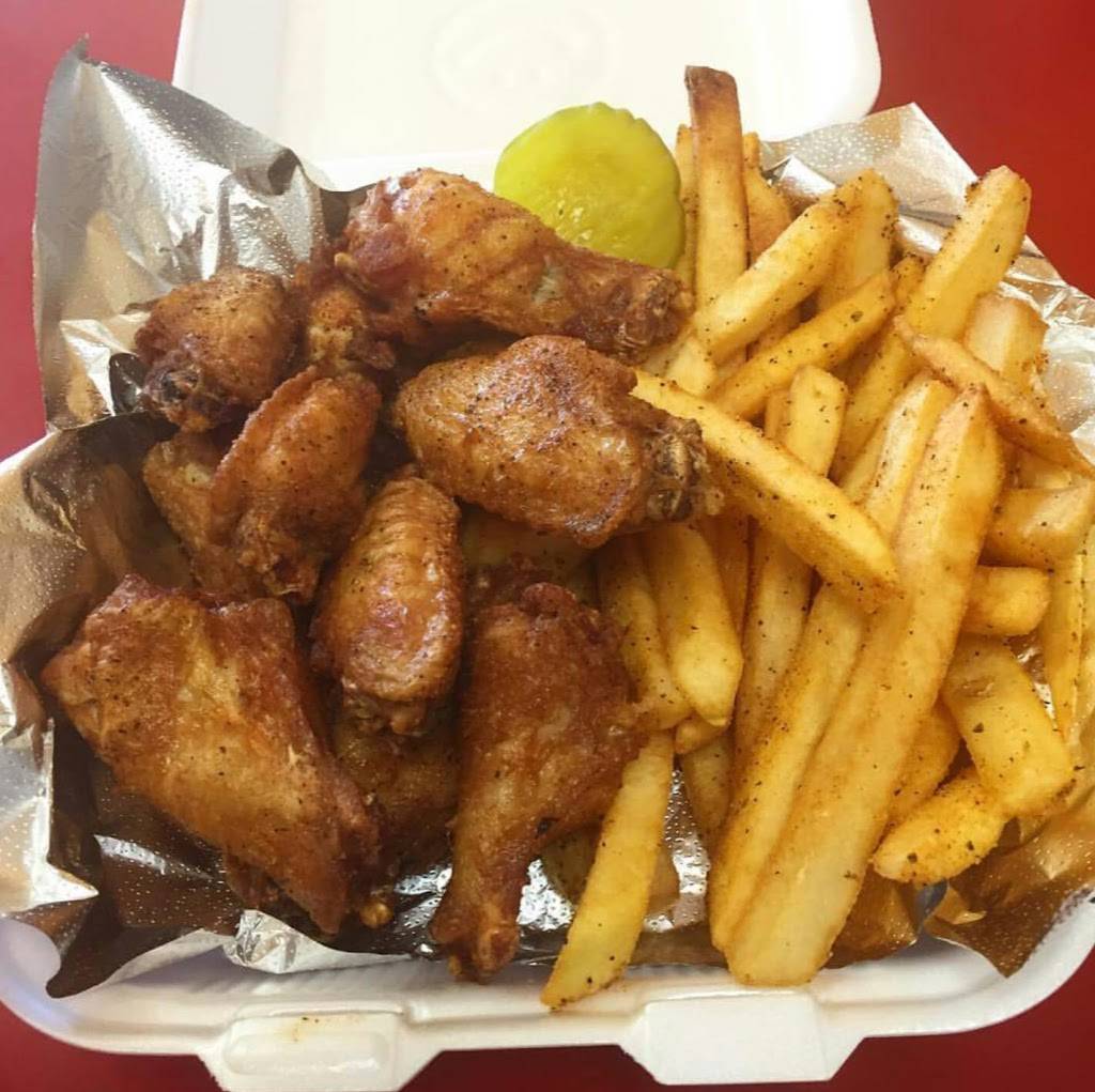 Wings World - Wheatland | restaurant | 3207 E Kirnwood Dr #118, Dallas, TX 75237, USA | 2142382738 OR +1 214-238-2738