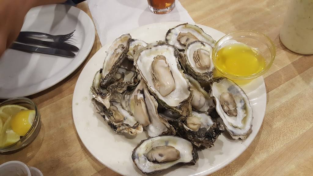 Deland Fish House | restaurant | 310 E International Speedway Blvd, DeLand, FL 32724, USA | 3867400069 OR +1 386-740-0069