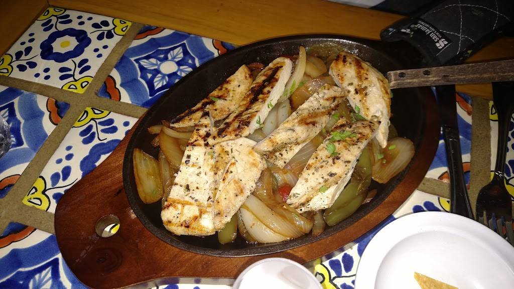 South of the Border | restaurant | 335 Wantagh Ave, Levittown, NY 11756, USA | 5167964400 OR +1 516-796-4400