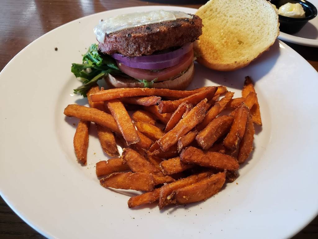 TGI Fridays | restaurant | 1334 Bernath, Toledo, OH 43615, USA | 4198661798 OR +1 419-866-1798