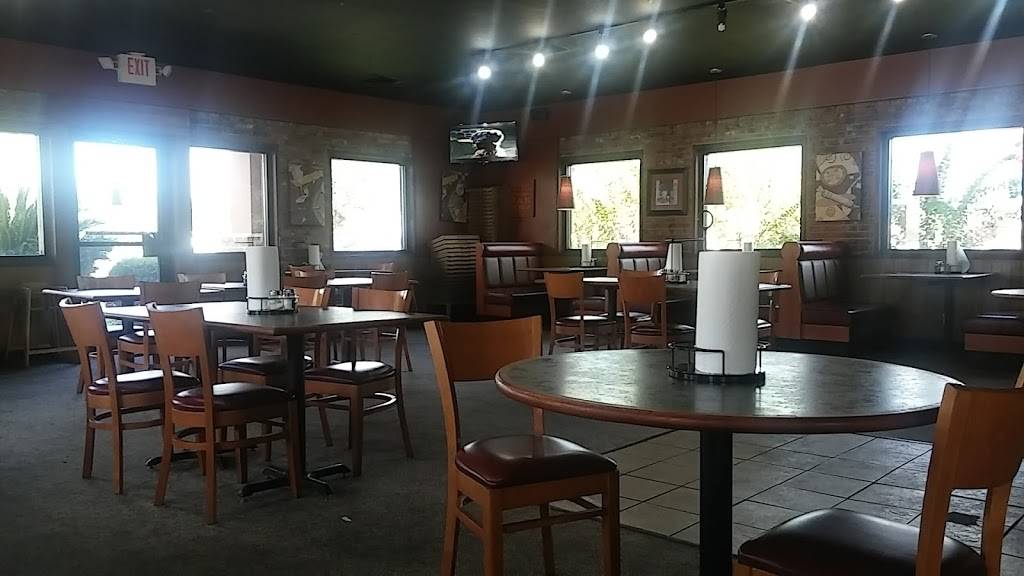 Pizza Hut | restaurant | 2035 S Hackberry, San Antonio, TX 78210, USA | 2107984800 OR +1 210-798-4800