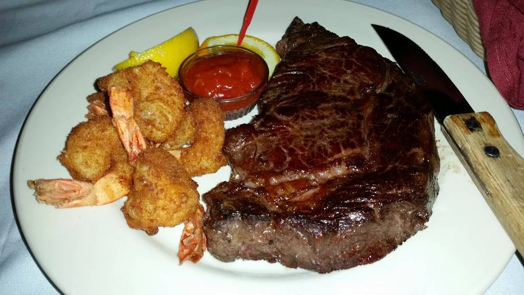 Casa-Mia Lounge & Restaurant | restaurant | 219 18th Ave, Ottawa, IL 61350, USA | 8154340758 OR +1 815-434-0758