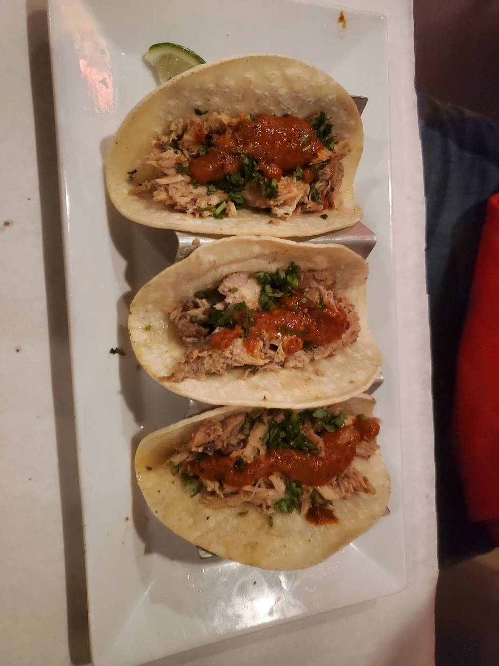 Cebollines Grill | restaurant | 170 E Montauk Hwy, Lindenhurst, NY 11757, USA | 6315929845 OR +1 631-592-9845