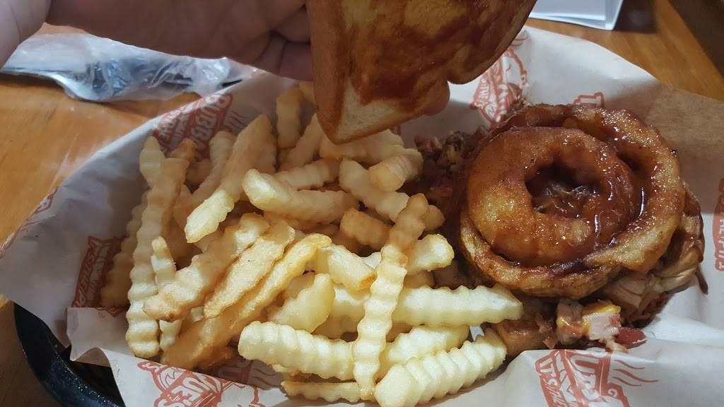 BubbaQues 6001 | restaurant | 1306 N Young Blvd, Chiefland, FL 32626, USA | 3524934227 OR +1 352-493-4227