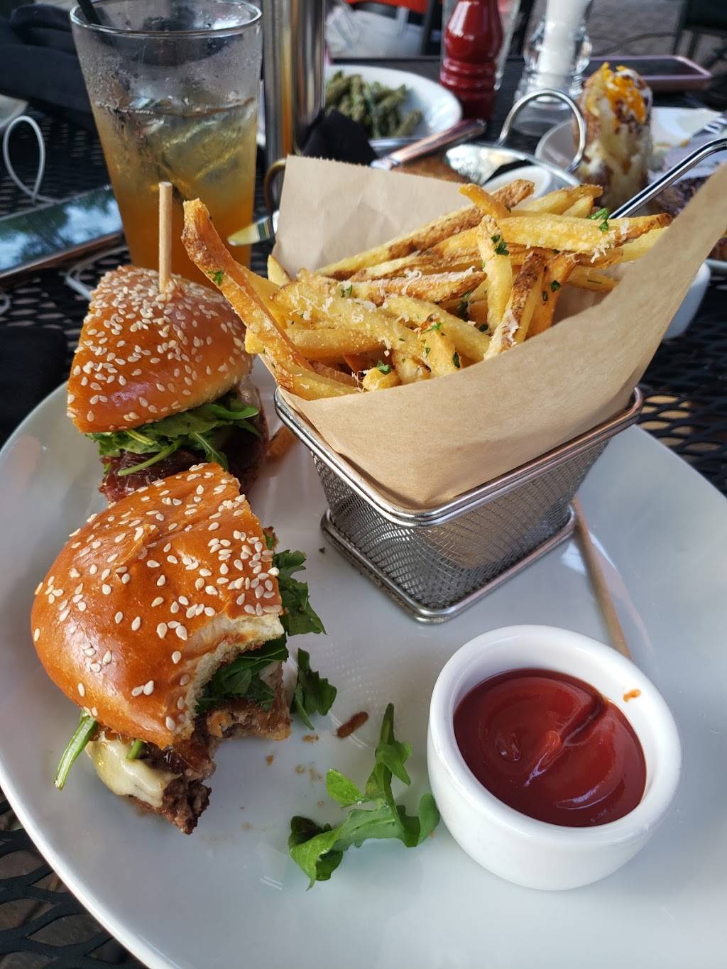 Stoney River Steakhouse and Grill | restaurant | 2860 Cumberland Mall SE #1640, Atlanta, GA 30339, USA | 6783059229 OR +1 678-305-9229