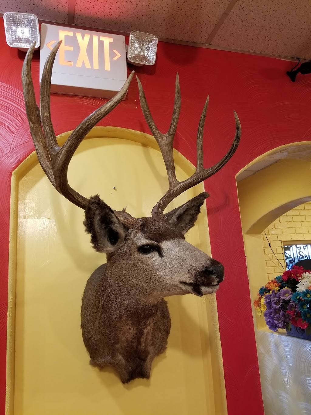 El Cazador | restaurant | 1108 E Lake Mead Blvd, North Las Vegas, NV 89030, USA | 7026399010 OR +1 702-639-9010