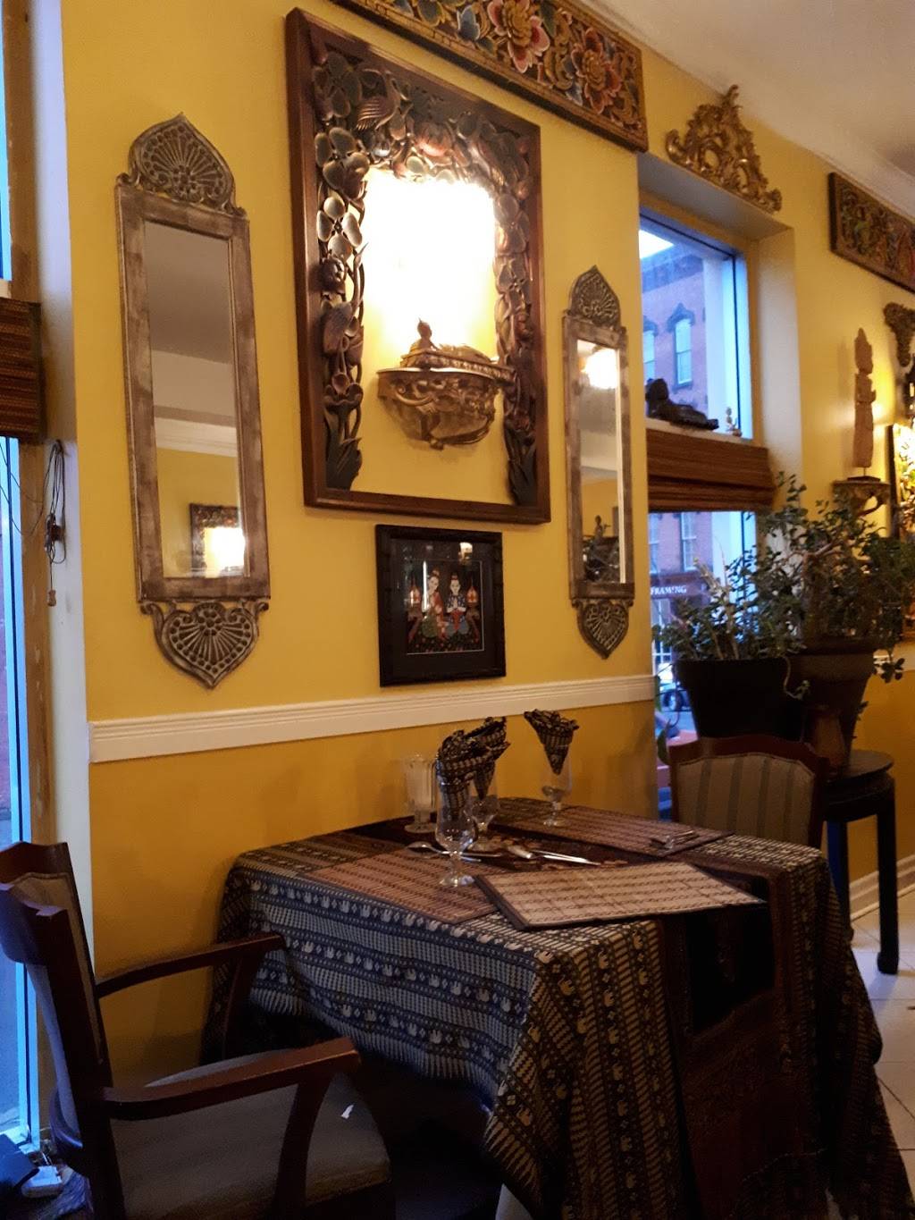 Bualai Taste of Thai | restaurant | 108 Walton St, Port Hope, ON L1A 1N3, Canada | 9058851300 OR +1 905-885-1300