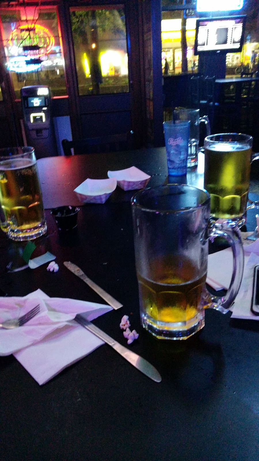 DCs Sports Bar | restaurant | 124 S Dubuque St, Iowa City, IA 52240, USA | 3193150690 OR +1 319-315-0690