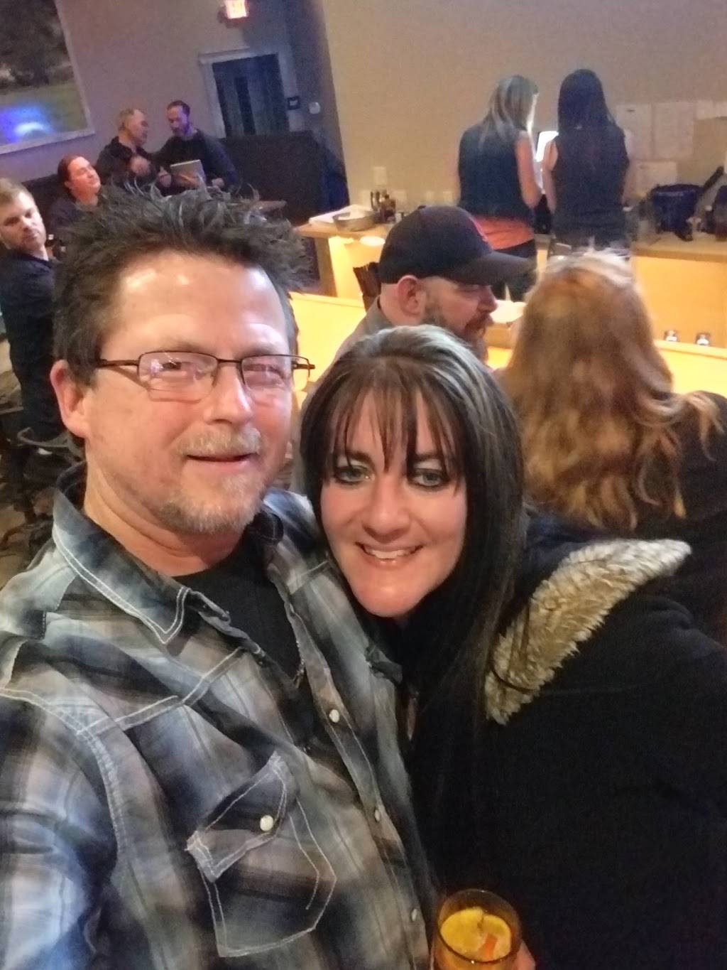 Feed & Sing | restaurant | 38135 Salem-Unity Rd, Salem, OH 44460, USA | 3308170028 OR +1 330-817-0028