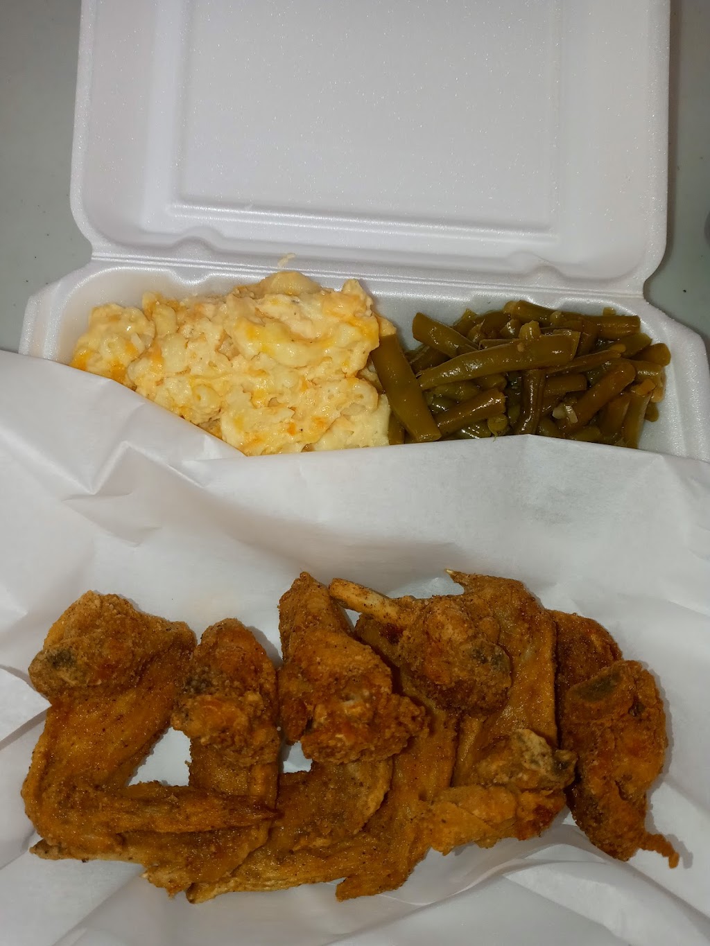 Sakinas Peace & Tranquillity | restaurant | 2007 W 3rd St, Chester, PA 19013, USA | 6108480192 OR +1 610-848-0192