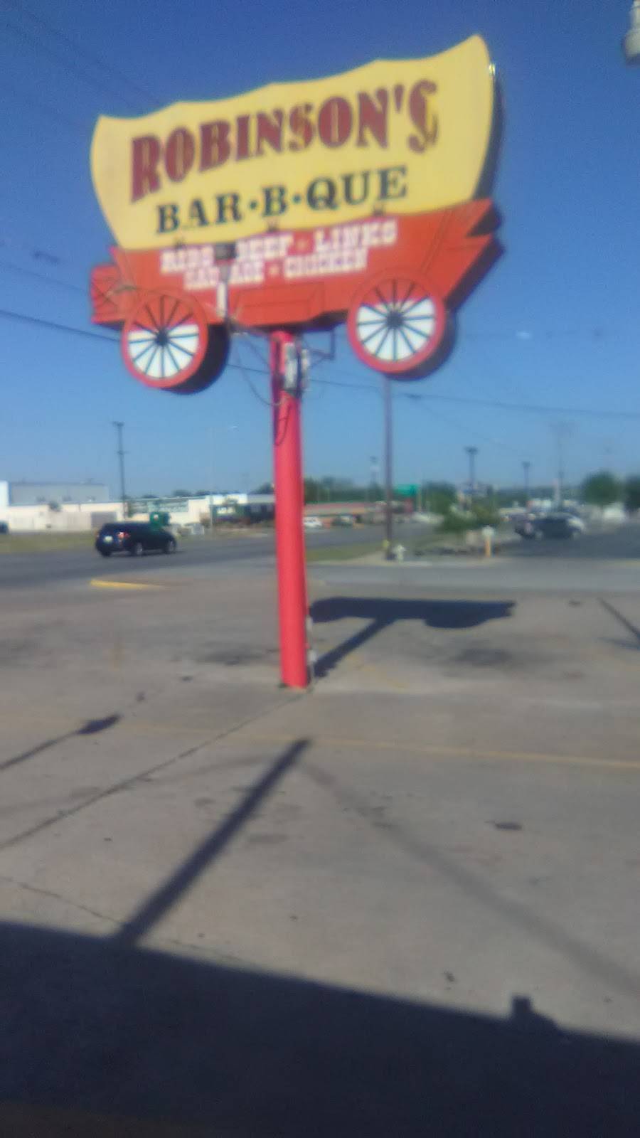 Robinsons Barbeque | restaurant | 1028 E Berry St, Fort Worth, TX 76110, USA | 8179241009 OR +1 817-924-1009