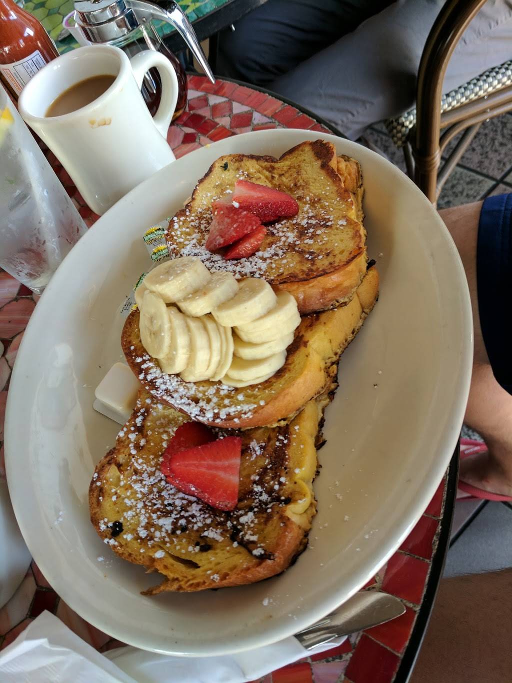 Lazy Daisy Cafe | restaurant | 11913 Wilshire Blvd, Los Angeles, CA 90025, USA | 3104778580 OR +1 310-477-8580