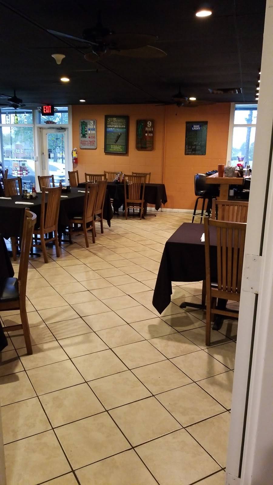 The Clubhouse Grill | restaurant | 160 Club Cir, Lake City, SC 29560, USA | 8433742582 OR +1 843-374-2582