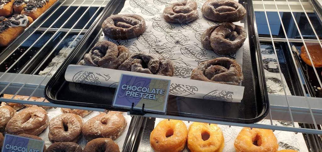 Jacks Donuts | bakery | 1408 N Moorpark Rd, Thousand Oaks, CA 91360, USA | 8053710777 OR +1 805-371-0777