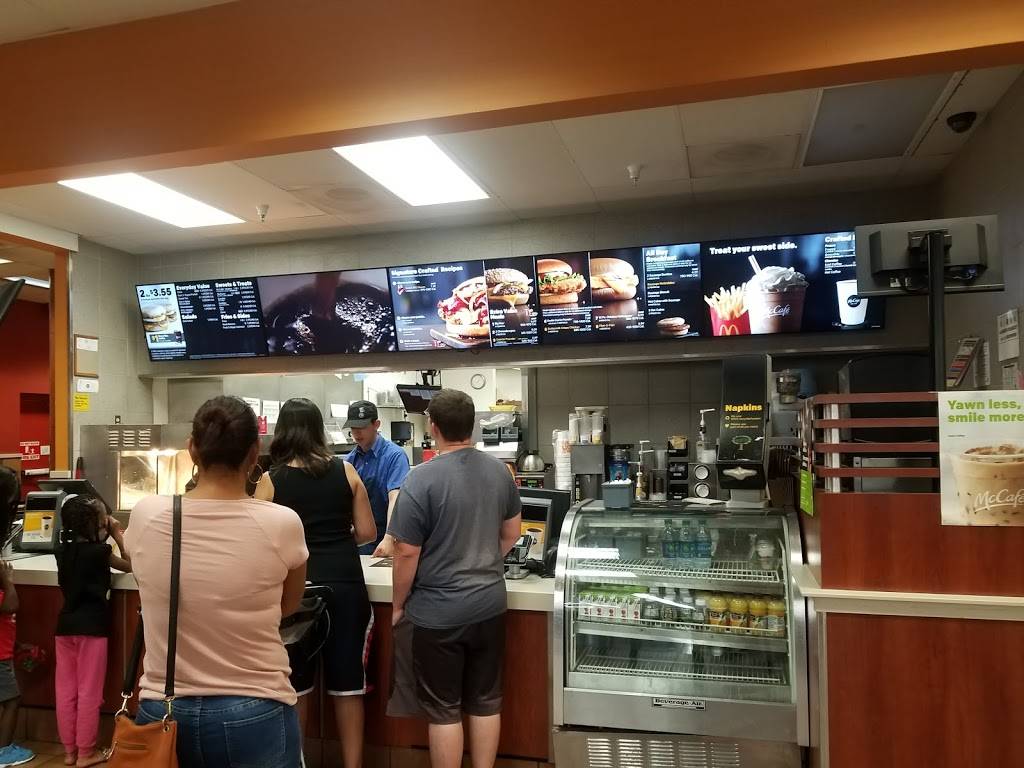 McDonalds | cafe | 857 N Dobson Wm 2482, Mesa, AZ 85201, USA | 4807334010 OR +1 480-733-4010