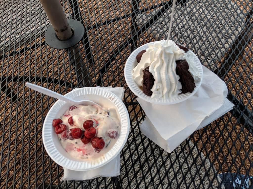 Malibu Moos Frozen Griddle | restaurant | 4151 Maple St, Fish Creek, WI 54212, USA | 9208681188 OR +1 920-868-1188