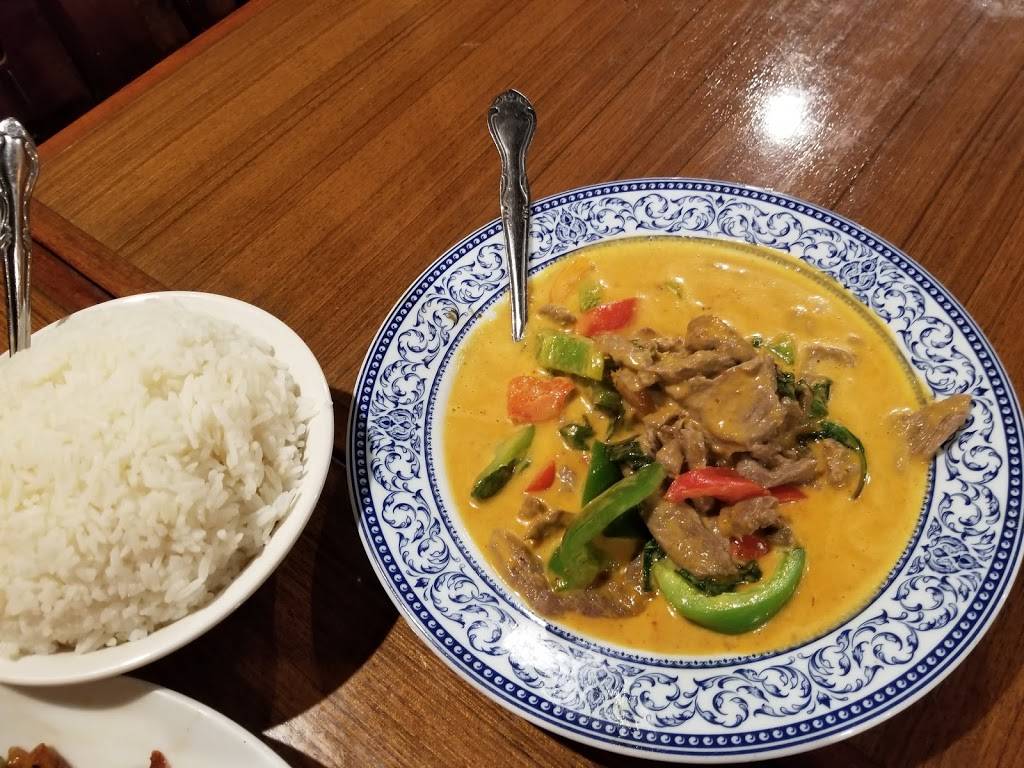 Thai Ginger | restaurant | 4512 Klahanie Dr SE, Sammamish, WA 98029, USA | 4253698233 OR +1 425-369-8233