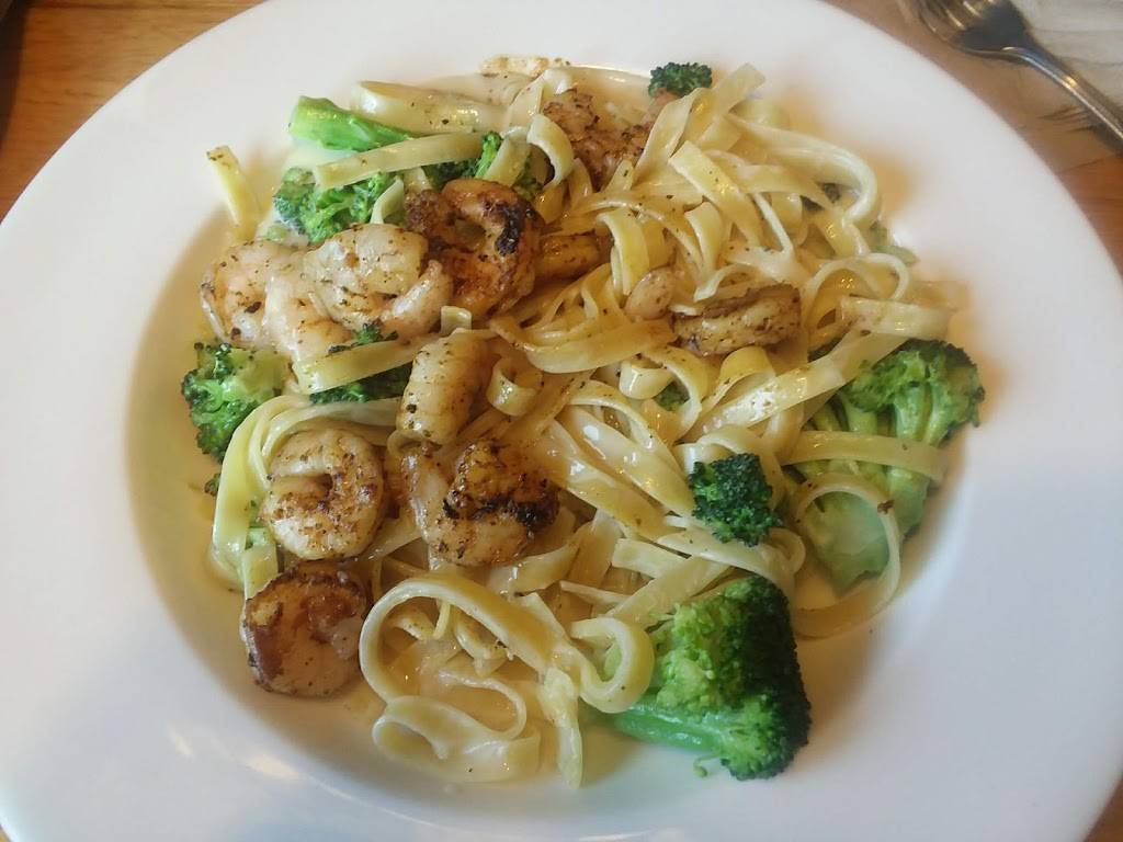 Applebees Grill + Bar | restaurant | 3 Dudley Farms Ln, Charleston, WV 25309, USA | 3047442199 OR +1 304-744-2199