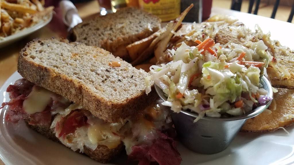 Mickeys Tavern | restaurant | 1524 Williamson St, Madison, WI 53703, USA | 6082519964 OR +1 608-251-9964