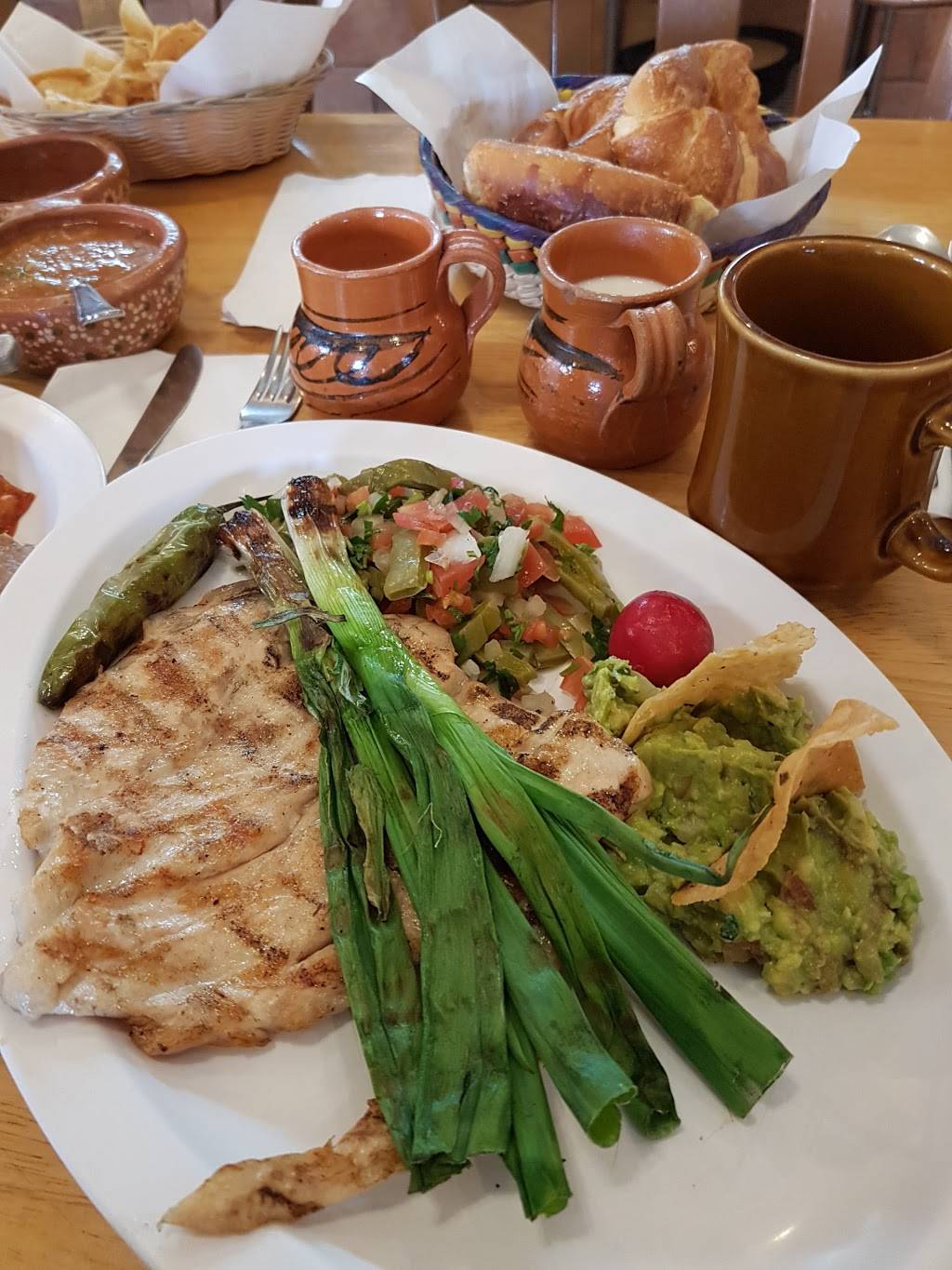 Fonda La Finca | restaurant | José María Velazco 2680, Zona Urbana Rio Tijuana, 22010 Tijuana, B.C., Mexico | 016646342931 OR +52 664 634 2931