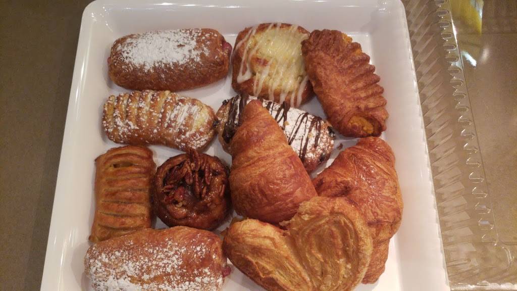 Au Bon Pain | bakery | Christian Science Center- Belvidere/ Dalton, 1 International Pl, Boston, MA 02110, USA | 6174390116 OR +1 617-439-0116