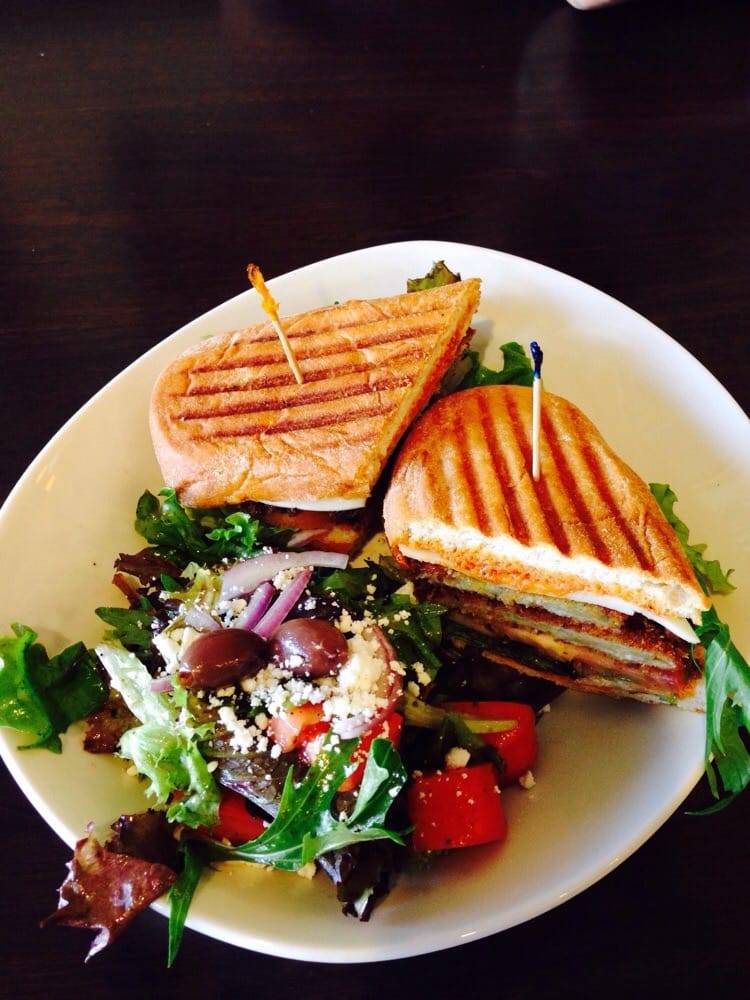 Cafe Moderno | restaurant | 9197 Central Ave, Montclair, CA 91763, USA | 9096215655 OR +1 909-621-5655