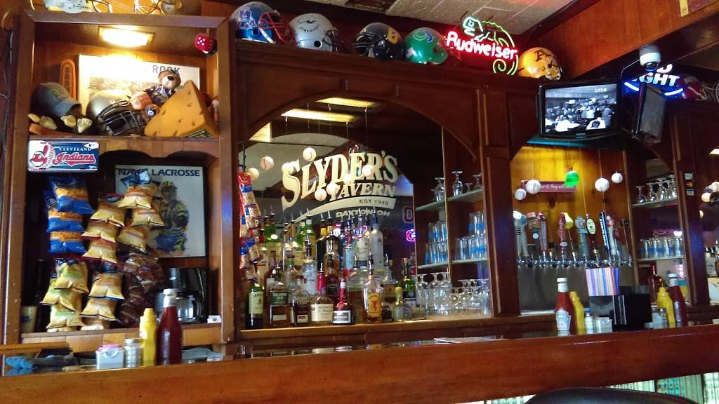 Slyders Tavern | restaurant | 836 Watervliet Ave, Dayton, OH 45420, USA | 9372581222 OR +1 937-258-1222