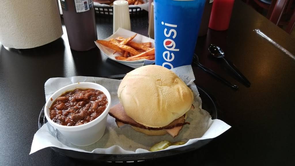 Plowboys BBQ | restaurant | 3111 S, MO-7, Blue Springs, MO 64015, USA | 8162287569 OR +1 816-228-7569